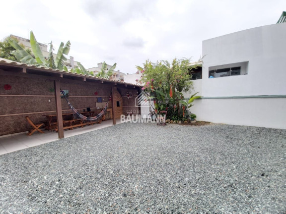 Casa com 3 Quartos para Alugar ou Temporada, 79 m² em Bombas - Bombinhas