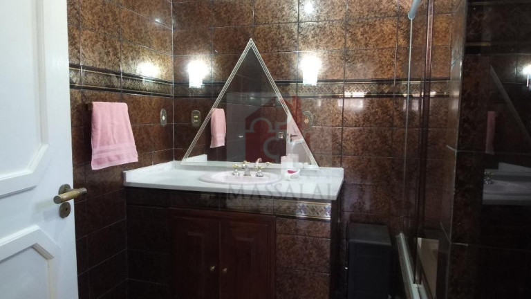 Imagem Casa com 4 Quartos à Venda, 350 m² em Nonoai - Porto Alegre Imagem Casa com 4 Quartos à Venda, 350 m² em Nonoai - Porto Alegre