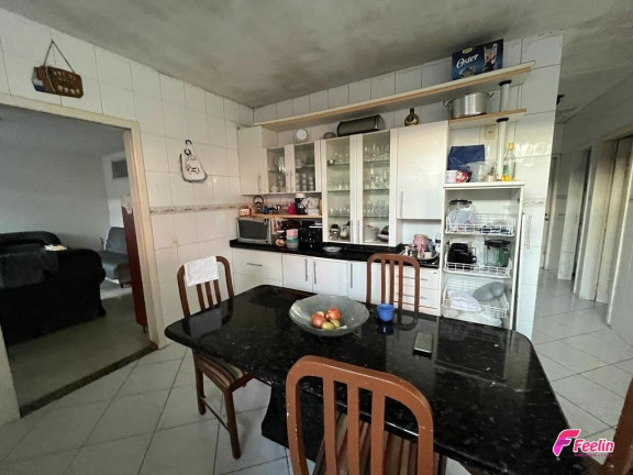 Imagem Casa com 6 Quartos à Venda, 364 m² em Centro - Florianópolis