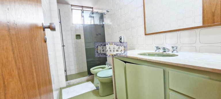 Imagem Apartamento com 3 Quartos à Venda, 130 m² em Laranjeiras - Rio De Janeiro Imagem Apartamento com 3 Quartos à Venda, 130 m² em Laranjeiras - Rio De Janeiro
