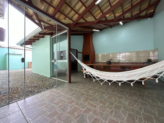 Imagem Casa com 3 Quartos à Venda, 250 m² em Centro - Balneário Barra Do Sul Imagem Casa com 3 Quartos à Venda, 250 m² em Centro - Balneário Barra Do Sul