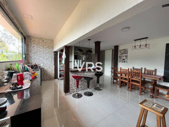 Imagem Casa com 3 Quartos à Venda, 142 m² em Parque São Luiz - Teresópolis