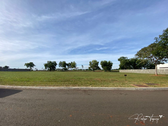 Terreno à Venda, 2.323 m² em Residencial Goiânia Golfe Clube - Goiânia
