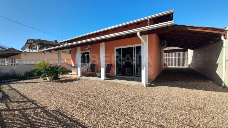 Imagem Casa com 3 Quartos à Venda, 150 m² em Navegantes Imagem Casa com 3 Quartos à Venda, 150 m² em Navegantes