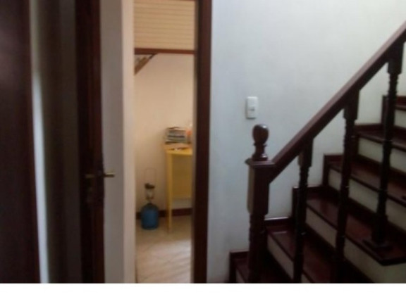 Imagem Sobrado com 5 Quartos à Venda, 300 m² em Lapa De Baixo - São Paulo