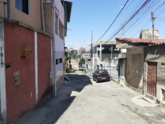 Imagem Casa com 3 Quartos para Alugar, 100 m² em Glória - Contagem