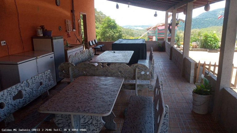 Imagem Chácara com 3 Quartos à Venda, 170 m² em Pocinhos Do Rio Verde - Caldas