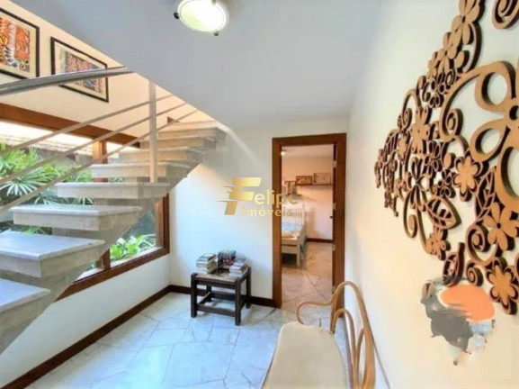 Imagem Casa com 6 Quartos à Venda, 720 m² em Praia Do Morro - Guarapari Imagem Casa com 6 Quartos à Venda, 720 m² em Praia Do Morro - Guarapari