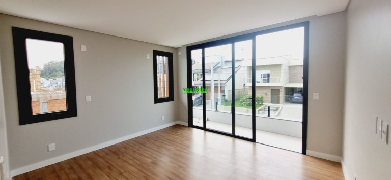 Casa com 3 Quartos à Venda, 255 m² em Camobi - Santa Maria