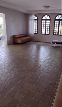 Imagem Casa com 4 Quartos à Venda, 570 m² em Hipodromo - Recife