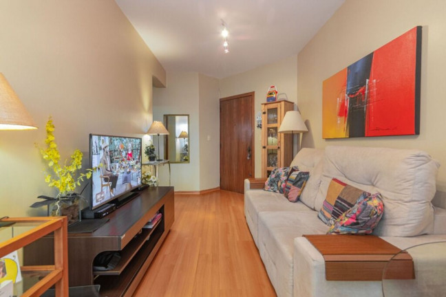 Imagem Imóvel com 2 Quartos à Venda, 63 m² em Menino Deus - Porto Alegre Imagem Imóvel com 2 Quartos à Venda, 63 m² em Menino Deus - Porto Alegre