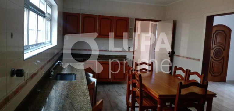 Casa com 4 Quartos à Venda, 220 m² em Jardim Guanca - São Paulo