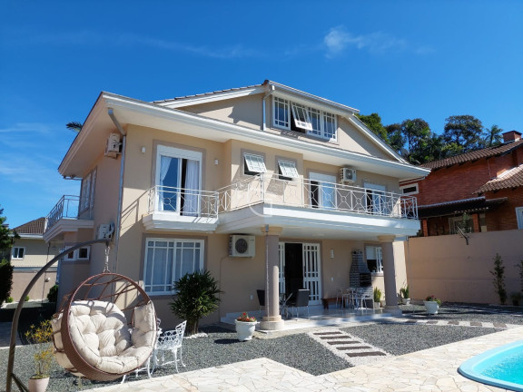 Imagem Casa com 4 Quartos à Venda, 388 m² em Glória - Joinville Imagem Casa com 4 Quartos à Venda, 388 m² em Glória - Joinville