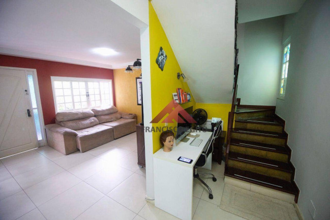 Imagem Casa com 8 Quartos à Venda, 400 m² em Maria Paula - Niterói Imagem Casa com 8 Quartos à Venda, 400 m² em Maria Paula - Niterói
