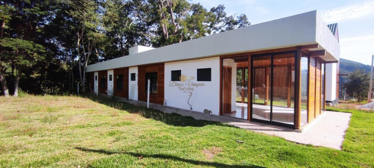Imagem Casa com 4 Quartos à Venda, 134 m² em Vale Alpino - Teresópolis Imagem Casa com 4 Quartos à Venda, 134 m² em Vale Alpino - Teresópolis
