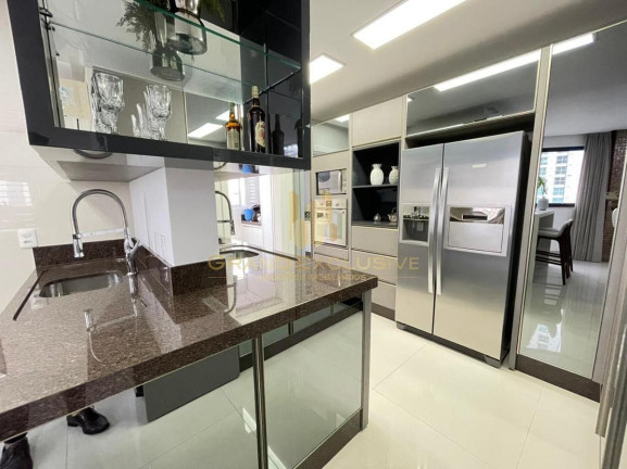 Imagem Apartamento com 3 Quartos à Venda, 132 m² em Centro - Balneário Camboriú Imagem Apartamento com 3 Quartos à Venda, 132 m² em Centro - Balneário Camboriú