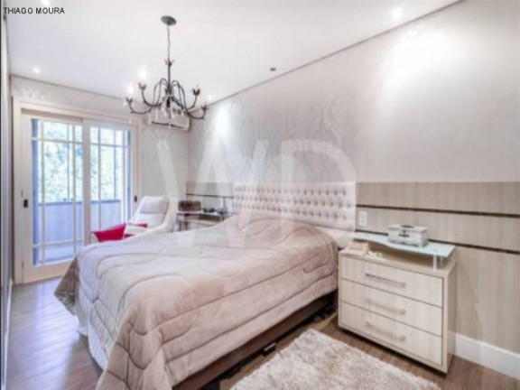 Imagem Imóvel com 3 Quartos à Venda, 314 m² em Jardim Itu - Porto Alegre Imagem Imóvel com 3 Quartos à Venda, 314 m² em Jardim Itu - Porto Alegre