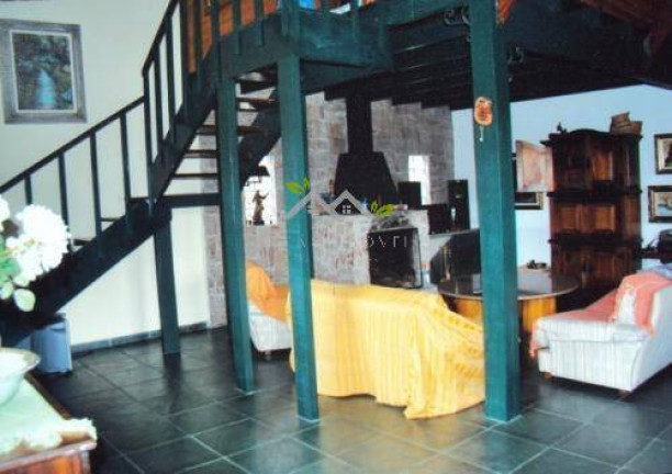 Imagem Casa com 5 Quartos à Venda, 360 m² em Vila Capivari - Campos Do Jordão