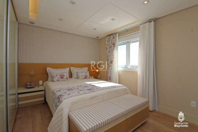 Imagem Imóvel com 1 Quarto à Venda, 150 m² em São João - Porto Alegre Imagem Imóvel com 1 Quarto à Venda, 150 m² em São João - Porto Alegre