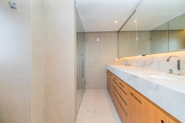 Imagem Apartamento com 2 Quartos à Venda, 170 m² em Moinhos De Vento - Porto Alegre
