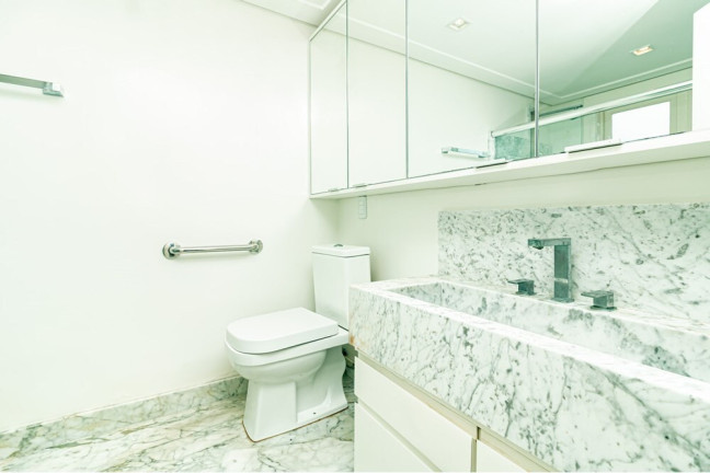 Imagem Apartamento com 3 Quartos à Venda, 275 m² em Rio Branco - Porto Alegre Imagem Apartamento com 3 Quartos à Venda, 275 m² em Rio Branco - Porto Alegre