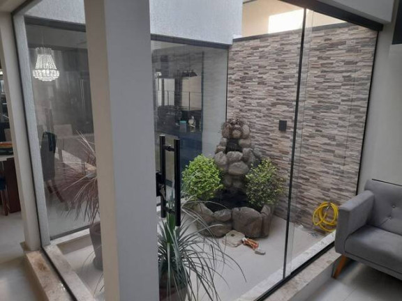 Imagem Casa com 3 Quartos à Venda, 250 m² em Taubaté Imagem Casa com 3 Quartos à Venda, 250 m² em Taubaté