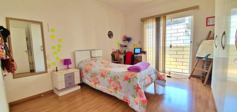Imagem Casa com 3 Quartos à Venda, 250 m² em Anita Garibaldi - Joinville Imagem Casa com 3 Quartos à Venda, 250 m² em Anita Garibaldi - Joinville