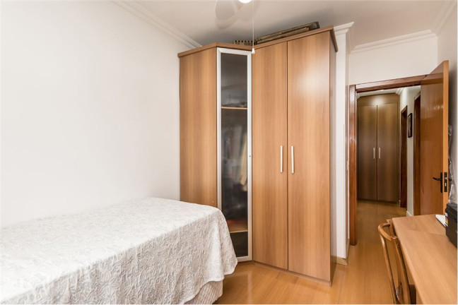Imagem Imóvel com 3 Quartos à Venda, em Chácara Das Pedras - Porto Alegre Imagem Imóvel com 3 Quartos à Venda, em Chácara Das Pedras - Porto Alegre