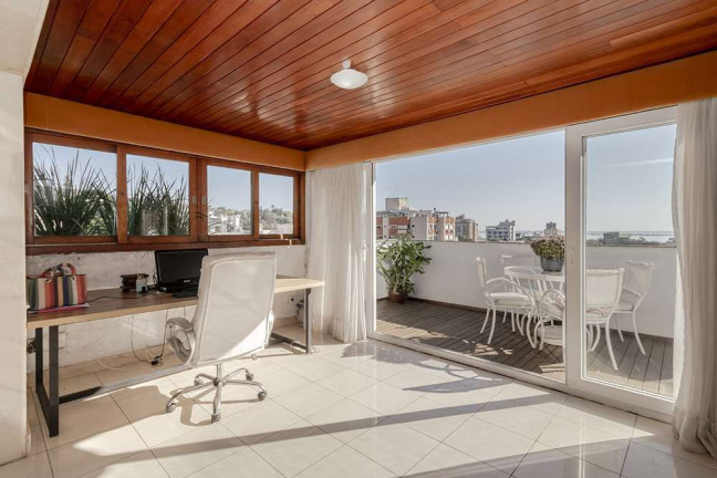 Imagem Imóvel com 3 Quartos à Venda, em Menino Deus - Porto Alegre Imagem Imóvel com 3 Quartos à Venda, em Menino Deus - Porto Alegre