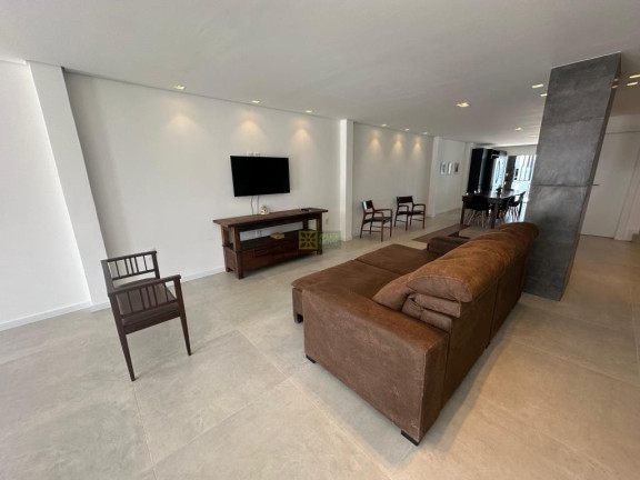Imagem Casa com 5 Quartos para Alugar ou Temporada, 300 m² em Centro - Porto Belo Imagem Casa com 5 Quartos para Alugar ou Temporada, 300 m² em Centro - Porto Belo