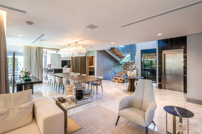 Imagem Casa com 7 Quartos à Venda, 780 m² em Jurerê Internacional - Florianópolis Imagem Casa com 7 Quartos à Venda, 780 m² em Jurerê Internacional - Florianópolis