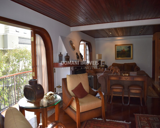 Imagem Imóvel com 4 Quartos à Venda, 170 m² em Região De Capivari - Campos Do Jordão Imagem Imóvel com 4 Quartos à Venda, 170 m² em Região De Capivari - Campos Do Jordão