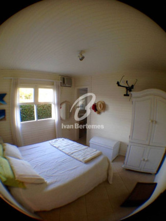 Imagem Casa com 3 Quartos para Temporada, em Canto Grande - Bombinhas Imagem Casa com 3 Quartos para Temporada, em Canto Grande - Bombinhas