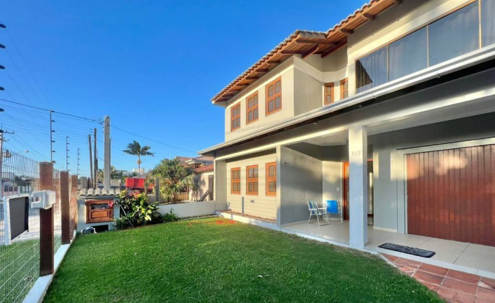 Imagem Casa com 3 Quartos à Venda, 258 m² em Zona Nova - Capão Da Canoa