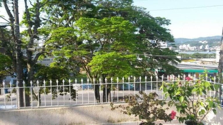 Imagem Casa com 3 Quartos à Venda,  em Agronomica - Florianópolis