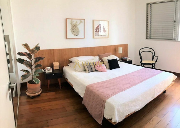 Imagem Imóvel com 4 Quartos à Venda, 135 m² em Lourdes - Belo Horizonte
