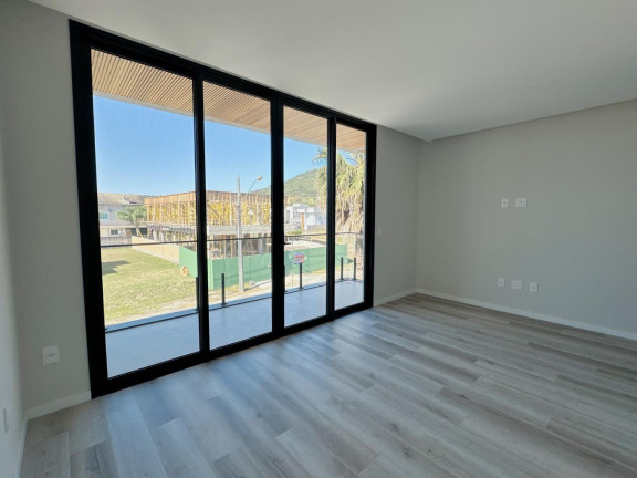 Imagem Casa de Condomínio com 4 Quartos à Venda, 360 m² em Santa Regina - Camboriú