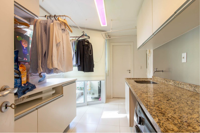 Imagem Apartamento com 3 Quartos à Venda, 257 m² em Real Parque - São Paulo