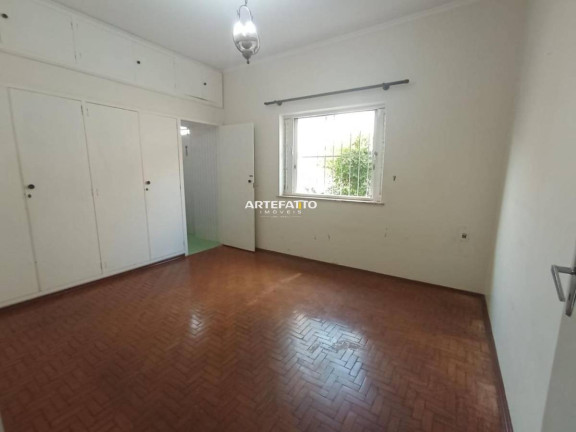 Imagem Casa com 3 Quartos à Venda, 325 m²