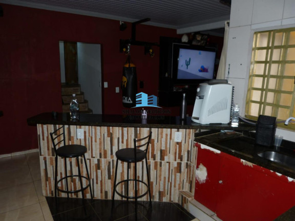 Imagem Casa com 7 Quartos à Venda, 300 m² em Jd Leblon - Goiânia