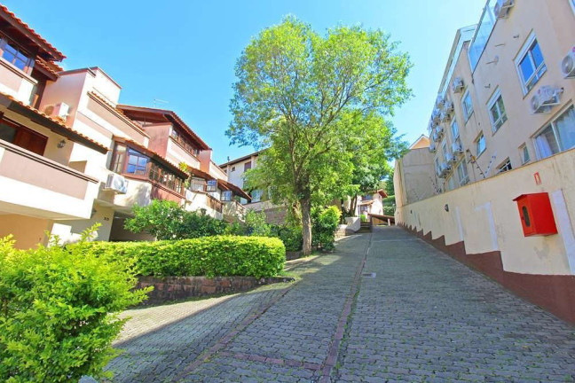 Imagem Casa com 3 Quartos à Venda, 167 m² em Tristeza - Porto Alegre Imagem Casa com 3 Quartos à Venda, 167 m² em Tristeza - Porto Alegre