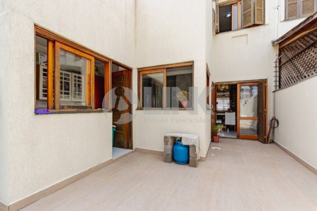 Imagem Casa com 3 Quartos à Venda, 231 m² em Jardim Itu - Porto Alegre