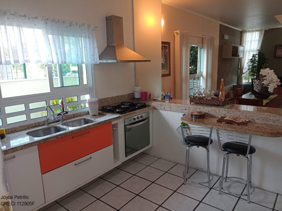 Imagem Casa com 5 Quartos à Venda, 220 m² em Josedy - Peruíbe
