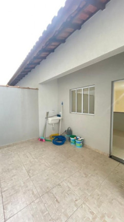 Imagem Casa com 2 Quartos à Venda, 63 m² em Itaguai - Mongaguá
