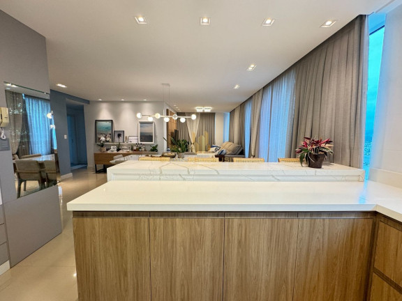 Imagem Apartamento com 3 Quartos à Venda, 130 m² em Centro - Balneário Camboriú Imagem Apartamento com 3 Quartos à Venda, 130 m² em Centro - Balneário Camboriú