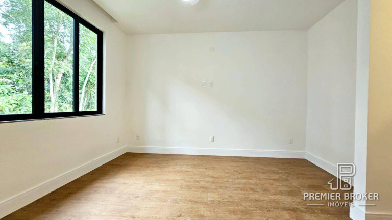 Imagem Casa com 3 Quartos à Venda, 289 m² em Quebra Frascos - Teresópolis