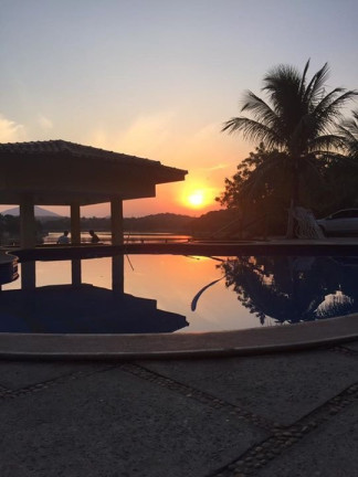 Imagem Casa com 6 Quartos à Venda, 1.000 m² em Meaípe - Guarapari