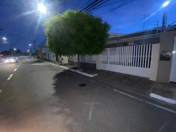 Imagem Casa com 4 Quartos à Venda, 300 m² em Farolândia - Aracaju Imagem Casa com 4 Quartos à Venda, 300 m² em Farolândia - Aracaju