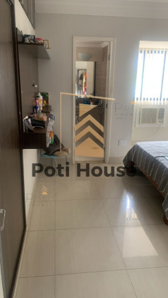 Imagem Imóvel com 3 Quartos à Venda, 307 m² em Candelária - Natal Imagem Imóvel com 3 Quartos à Venda, 307 m² em Candelária - Natal