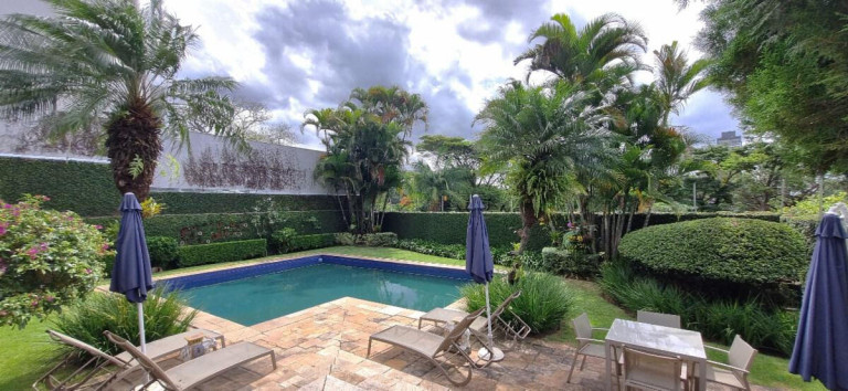 Casa com 4 Quartos à Venda, 589 m² em Alto Da Boa Vista - São Paulo